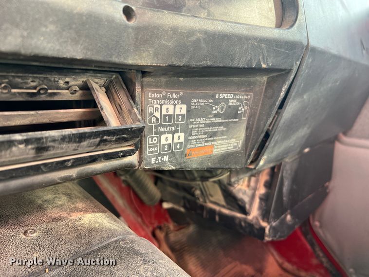 image for item JU9785 1998 International 4900  dump truck