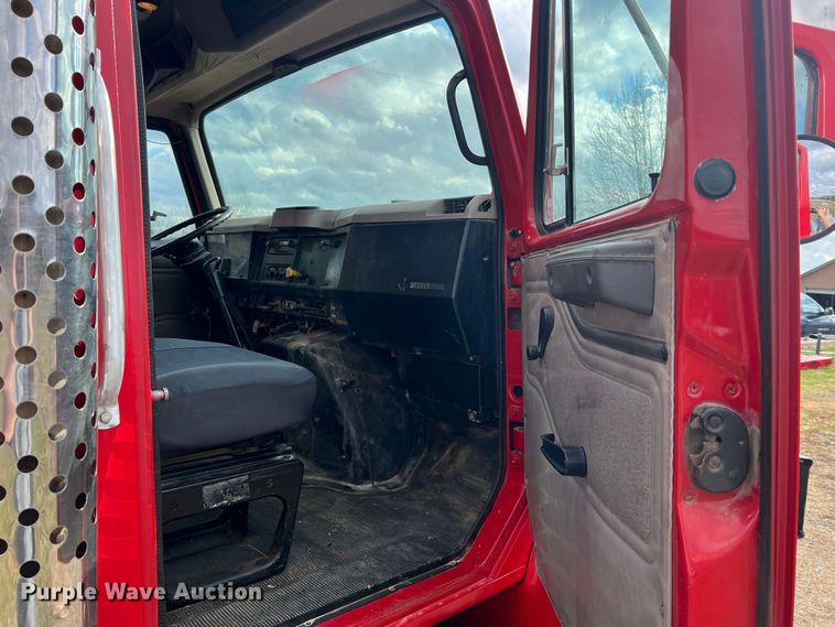 image for item JU9785 1998 International 4900  dump truck