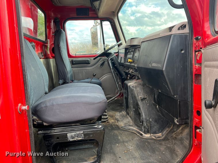 image for item JU9785 1998 International 4900  dump truck