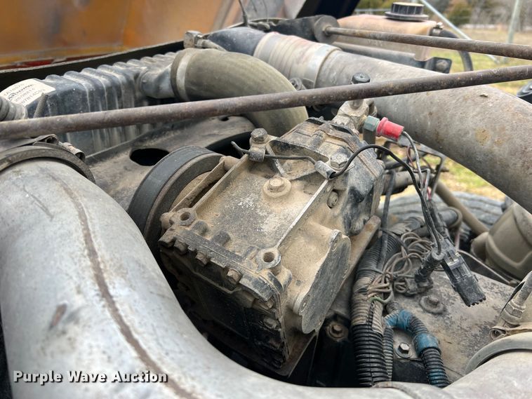 image for item JU9785 1998 International 4900  dump truck