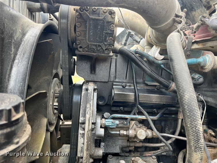 image for item JU9785 1998 International 4900  dump truck