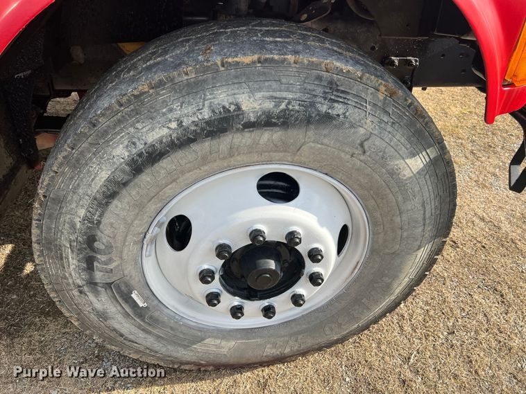 image for item JU9785 1998 International 4900  dump truck