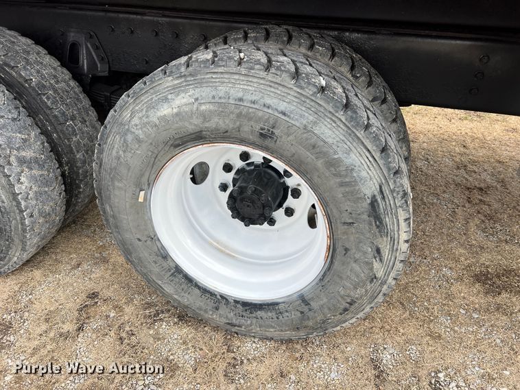 image for item JU9785 1998 International 4900  dump truck