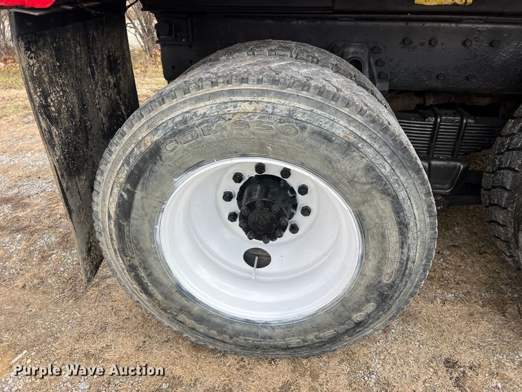 image for item JU9785 1998 International 4900  dump truck