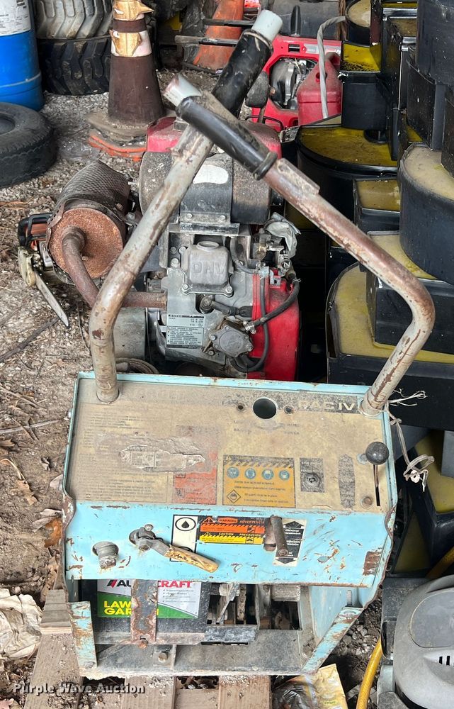 image for item JU9790 (4) concrete saws