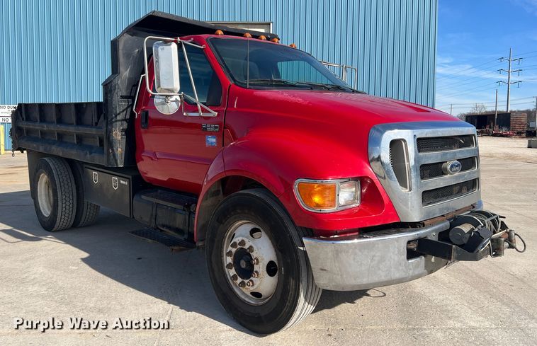 image for item JU9791 2004 Ford F650 Super Duty XL  dump truck