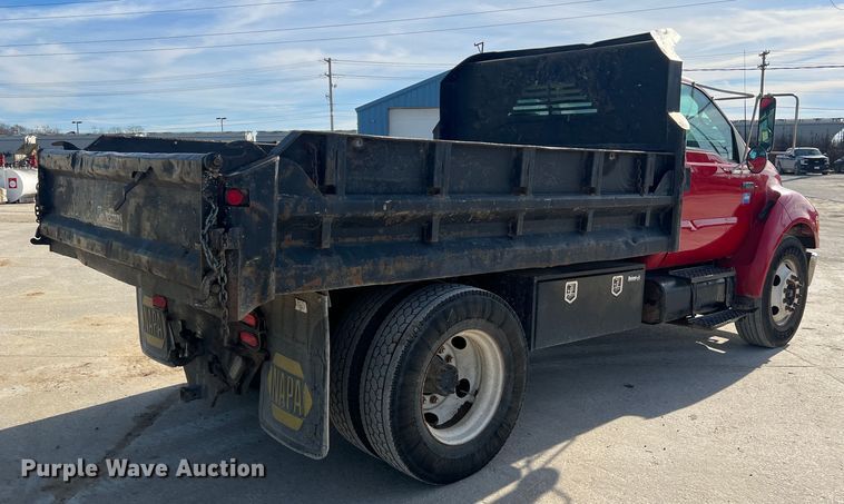 image for item JU9791 2004 Ford F650 Super Duty XL  dump truck
