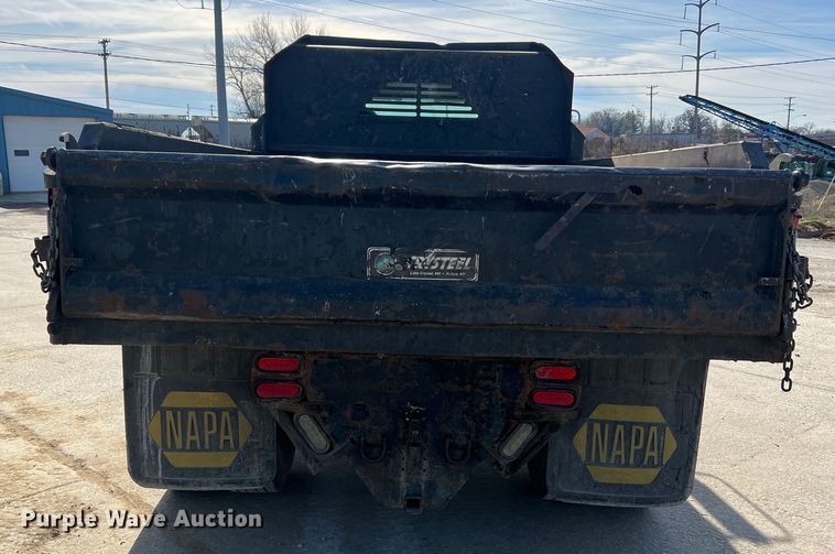 image for item JU9791 2004 Ford F650 Super Duty XL  dump truck