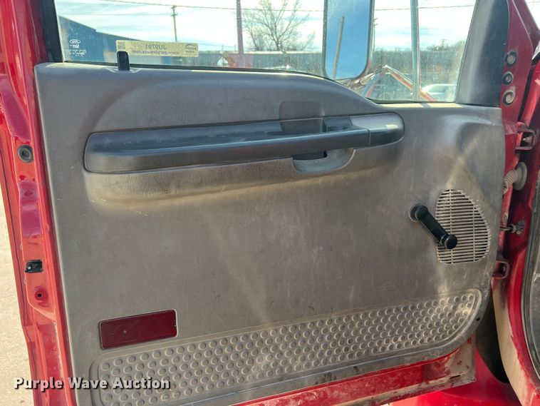 image for item JU9791 2004 Ford F650 Super Duty XL  dump truck