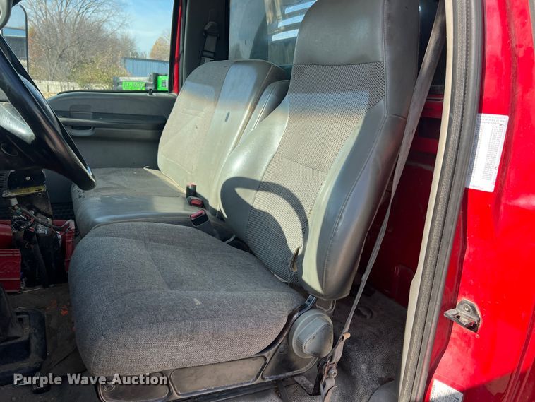 image for item JU9791 2004 Ford F650 Super Duty XL  dump truck