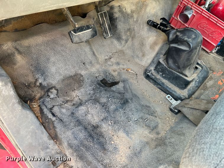 image for item JU9791 2004 Ford F650 Super Duty XL  dump truck