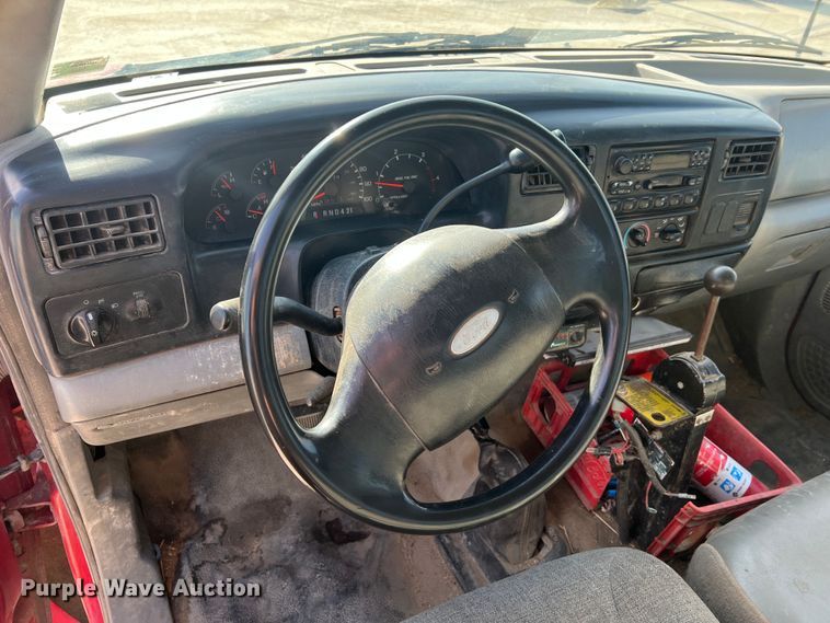 image for item JU9791 2004 Ford F650 Super Duty XL  dump truck