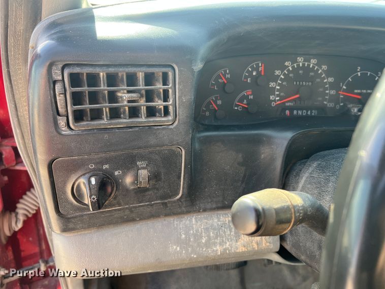 image for item JU9791 2004 Ford F650 Super Duty XL  dump truck