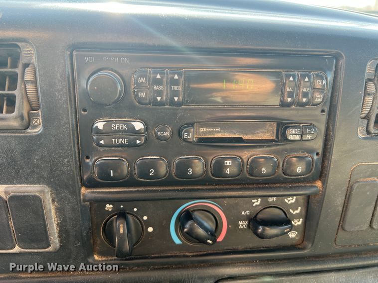 image for item JU9791 2004 Ford F650 Super Duty XL  dump truck