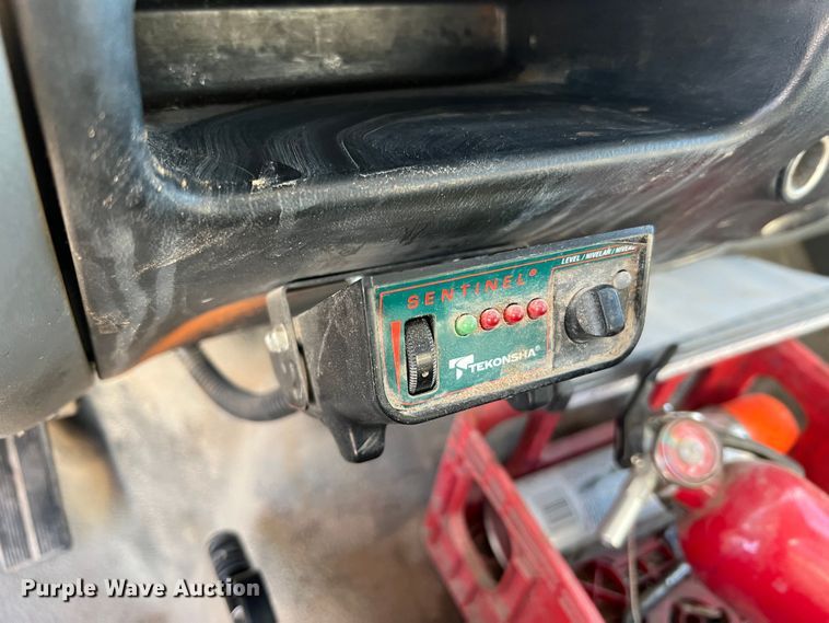 image for item JU9791 2004 Ford F650 Super Duty XL  dump truck