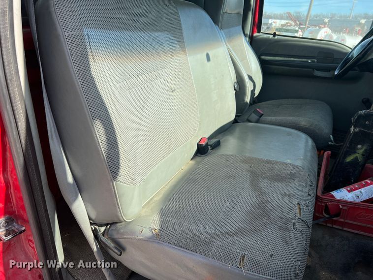 image for item JU9791 2004 Ford F650 Super Duty XL  dump truck