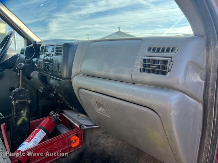 image for item JU9791 2004 Ford F650 Super Duty XL  dump truck