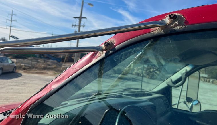 image for item JU9791 2004 Ford F650 Super Duty XL  dump truck