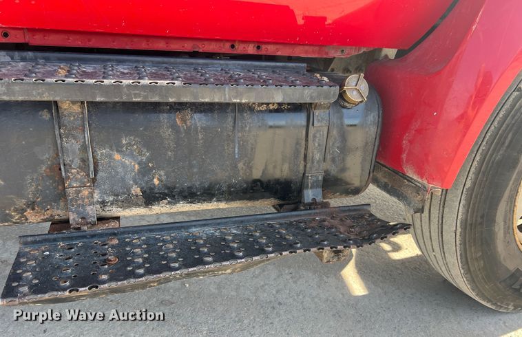 image for item JU9791 2004 Ford F650 Super Duty XL  dump truck