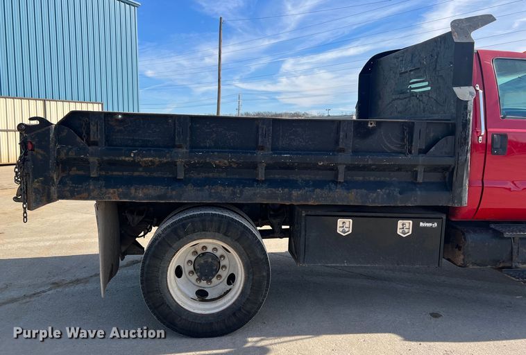 image for item JU9791 2004 Ford F650 Super Duty XL  dump truck
