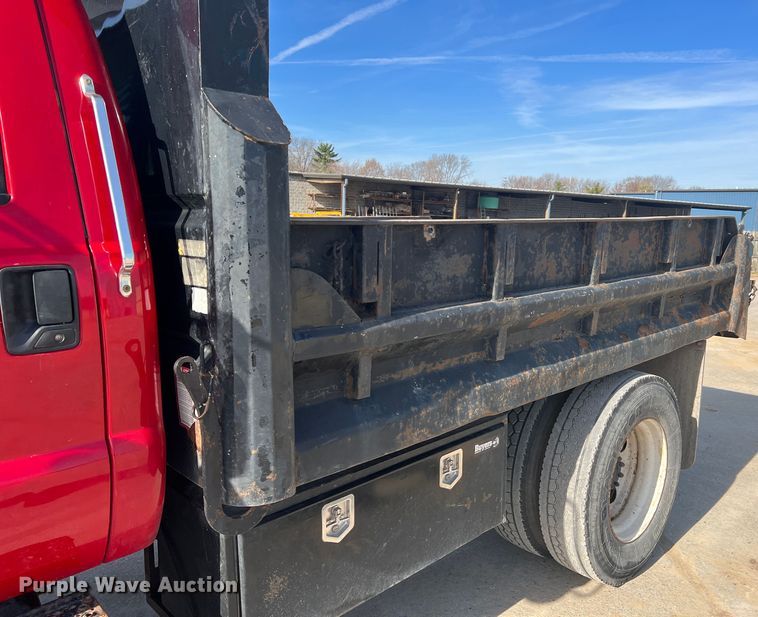 image for item JU9791 2004 Ford F650 Super Duty XL  dump truck