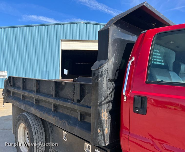 image for item JU9791 2004 Ford F650 Super Duty XL  dump truck