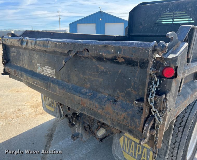 image for item JU9791 2004 Ford F650 Super Duty XL  dump truck