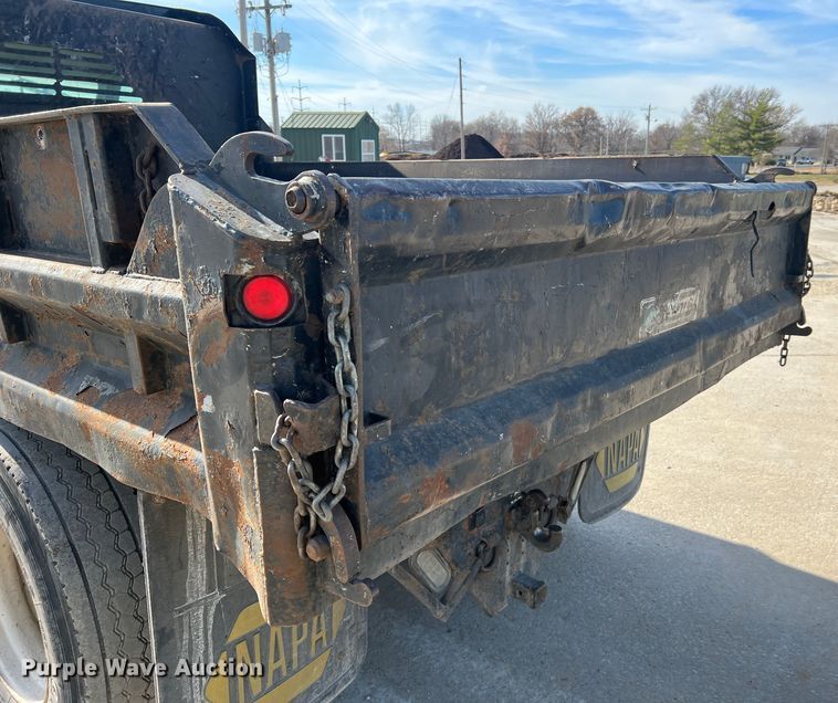 image for item JU9791 2004 Ford F650 Super Duty XL  dump truck