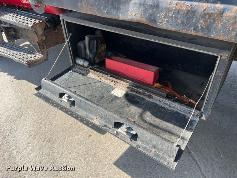 image for item JU9791 2004 Ford F650 Super Duty XL  dump truck