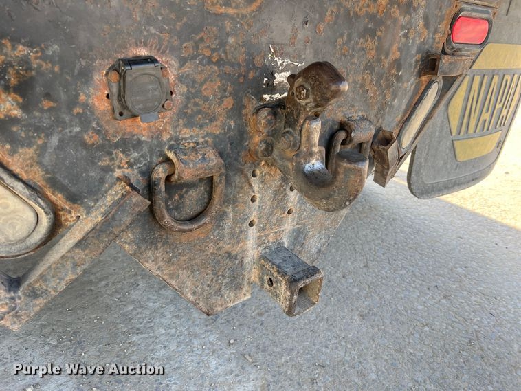 image for item JU9791 2004 Ford F650 Super Duty XL  dump truck