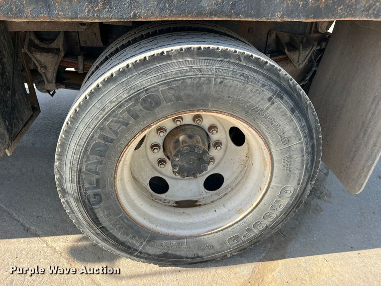 image for item JU9791 2004 Ford F650 Super Duty XL  dump truck