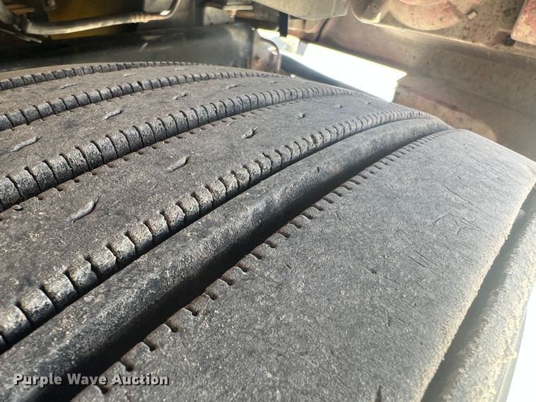 image for item JU9791 2004 Ford F650 Super Duty XL  dump truck