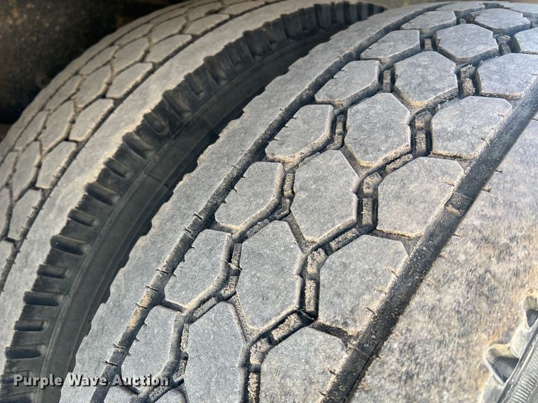 image for item JU9791 2004 Ford F650 Super Duty XL  dump truck