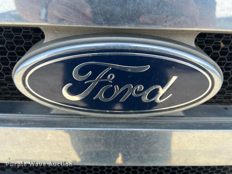 image for item JU9791 2004 Ford F650 Super Duty XL  dump truck