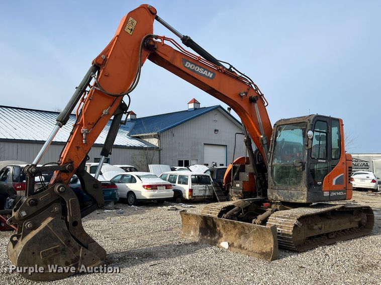 image for item JU9861 2017 Doosan DX140LCR-5  excavator