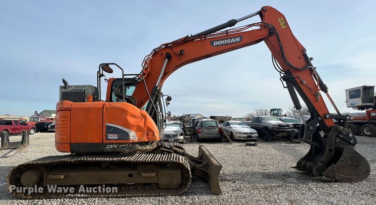 image for item JU9861 2017 Doosan DX140LCR-5  excavator