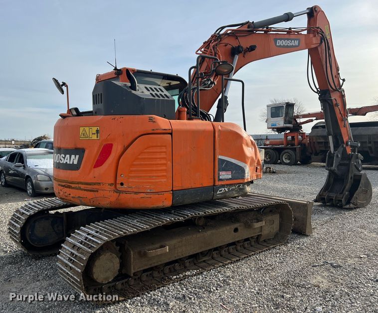 image for item JU9861 2017 Doosan DX140LCR-5  excavator