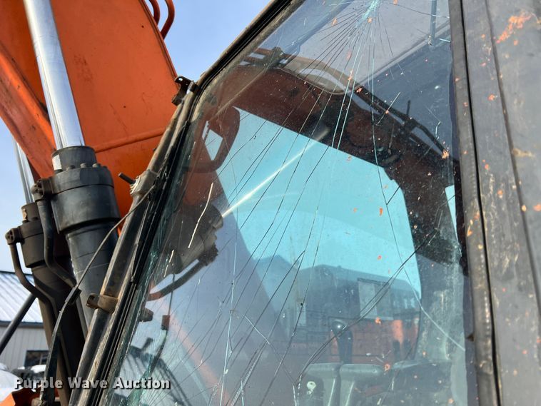 image for item JU9861 2017 Doosan DX140LCR-5  excavator