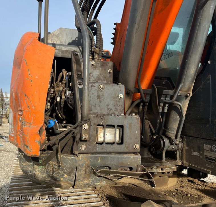 image for item JU9861 2017 Doosan DX140LCR-5  excavator