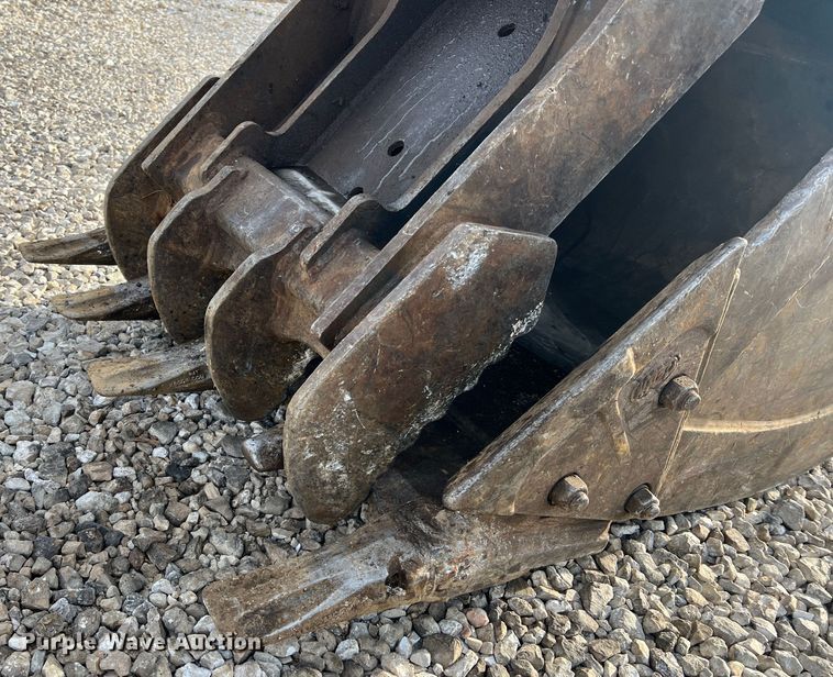 image for item JU9861 2017 Doosan DX140LCR-5  excavator