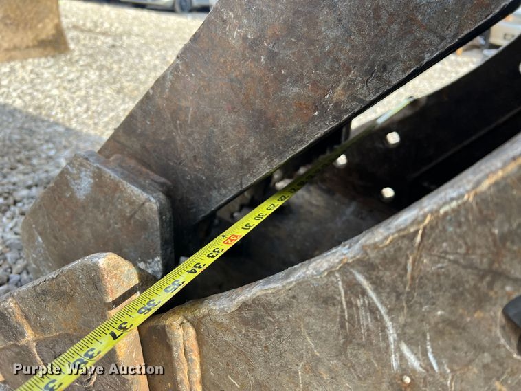 image for item JU9861 2017 Doosan DX140LCR-5  excavator