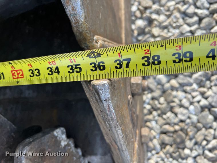 image for item JU9861 2017 Doosan DX140LCR-5  excavator