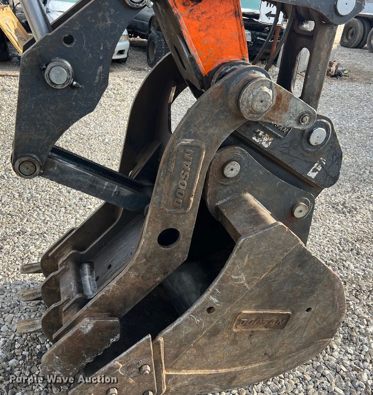 image for item JU9861 2017 Doosan DX140LCR-5  excavator