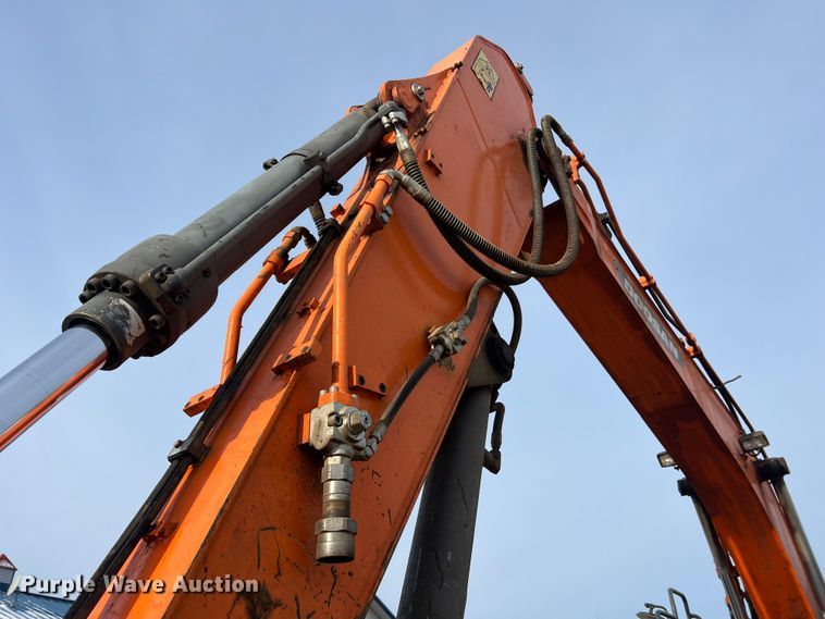 image for item JU9861 2017 Doosan DX140LCR-5  excavator