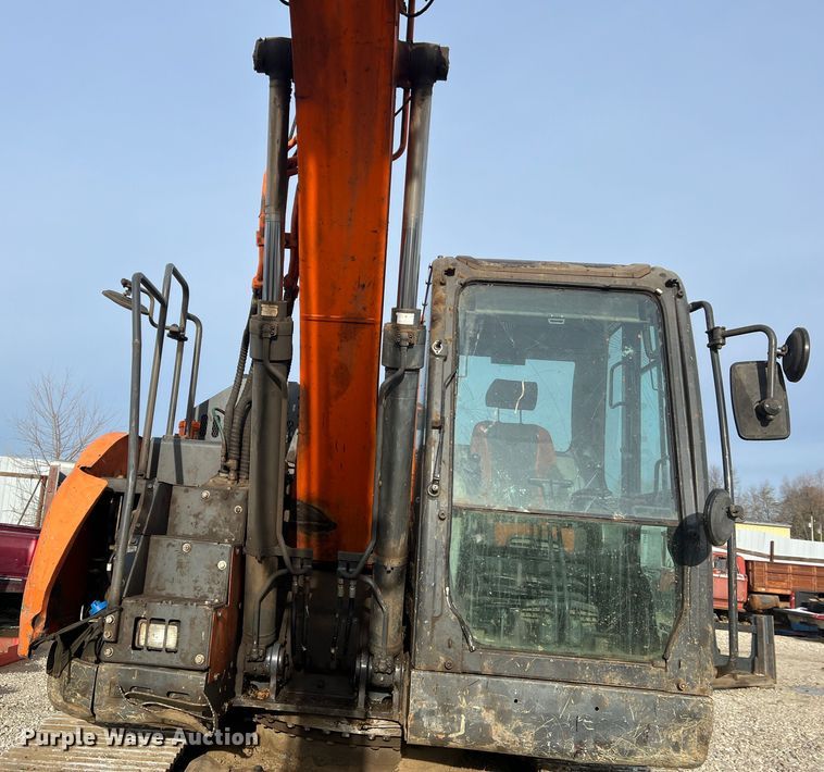 image for item JU9861 2017 Doosan DX140LCR-5  excavator