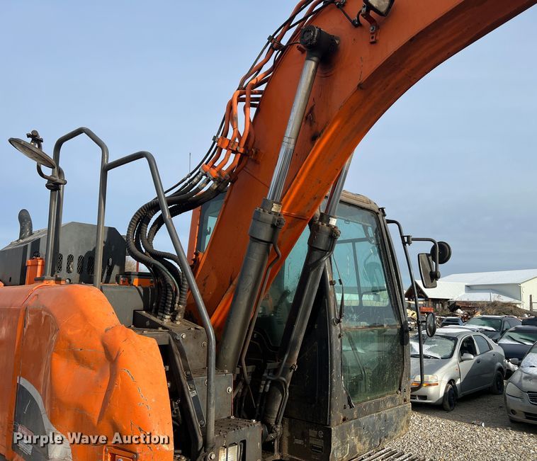 image for item JU9861 2017 Doosan DX140LCR-5  excavator