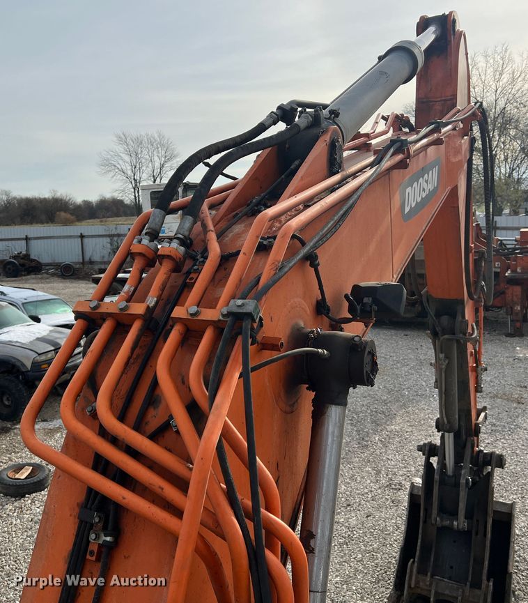 image for item JU9861 2017 Doosan DX140LCR-5  excavator