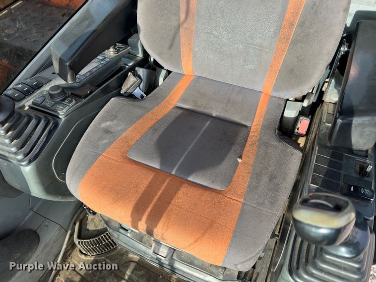 image for item JU9861 2017 Doosan DX140LCR-5  excavator