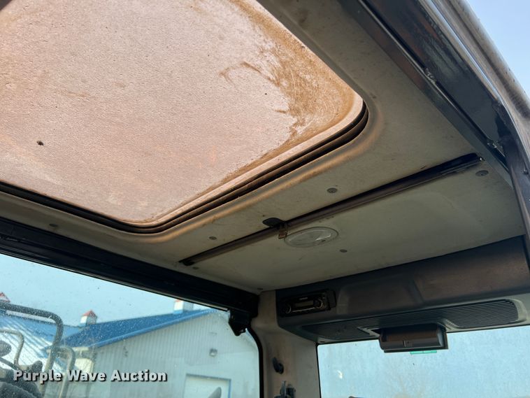 image for item JU9861 2017 Doosan DX140LCR-5  excavator