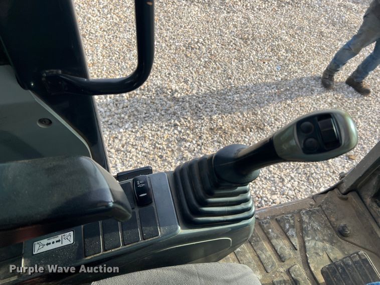 image for item JU9861 2017 Doosan DX140LCR-5  excavator